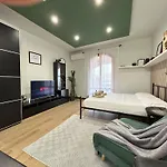 Hide Apartment